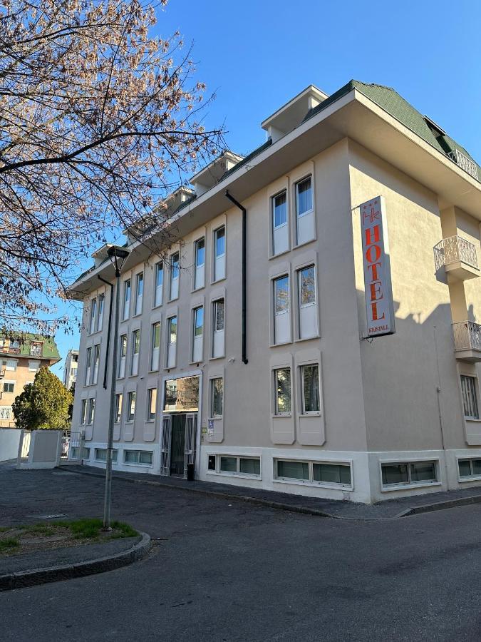 Hotel Kristall Corsico Exterior photo