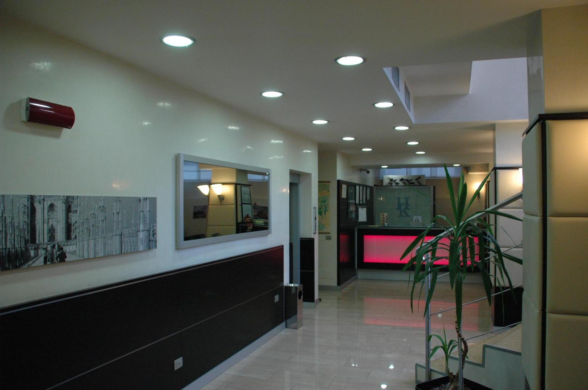 Hotel Kristall Corsico Exterior photo